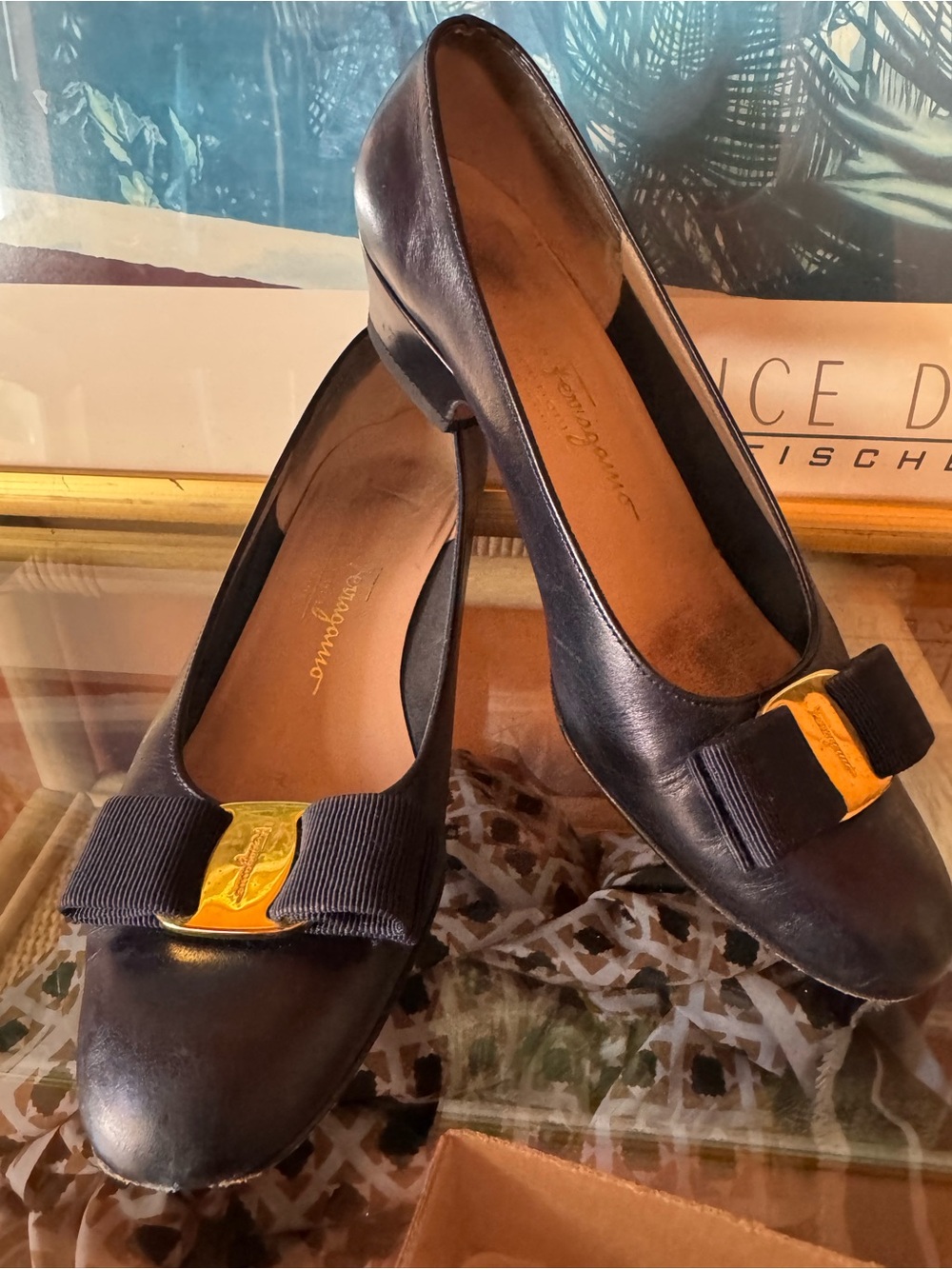 Vintage Salvatore Ferragamo Boutique Vara Navy Leather Bow Pumps Size 6 B